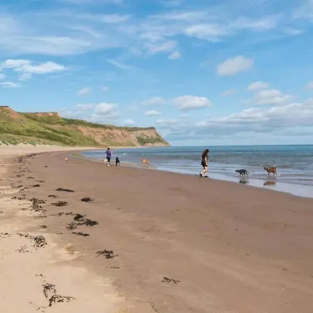 Sea Breeze In Skinningrove